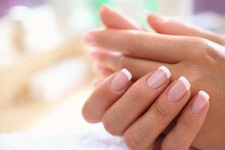 Cos-01-french-manicure-de Cos-01-french-manicure-de